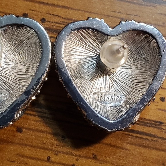 Beautiful Vintage Napier Silvertone Heart Pierced Earrings with crystals - Picture 6 of 7